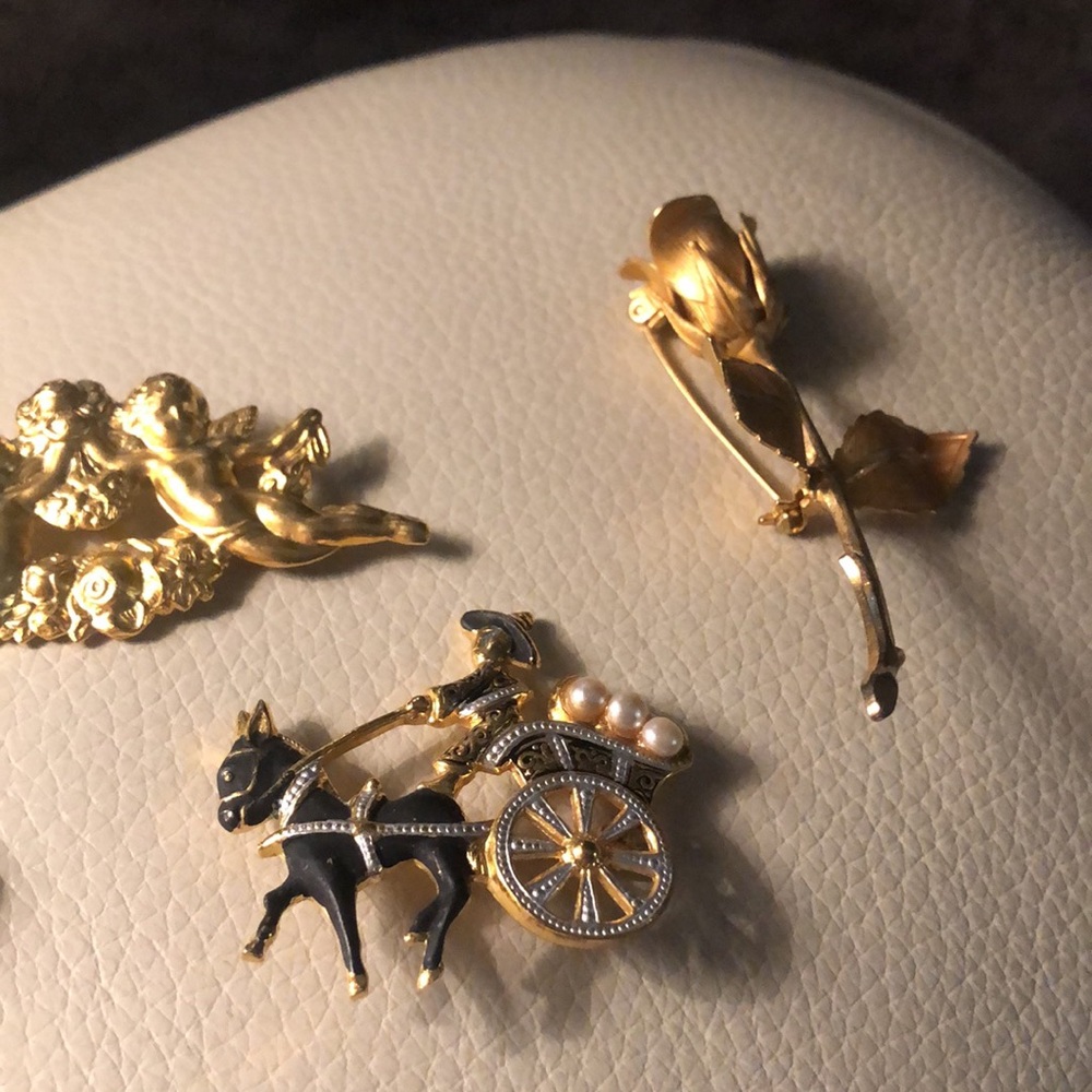 Vintage! Brooches gold & silver tone all different! All in good condition. - Picture 6 of 7